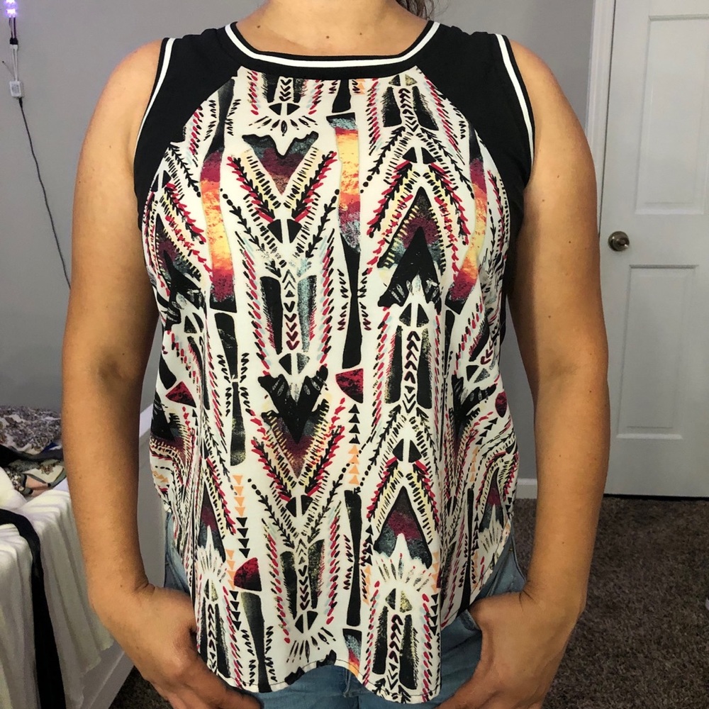 Arrow pattern tank top